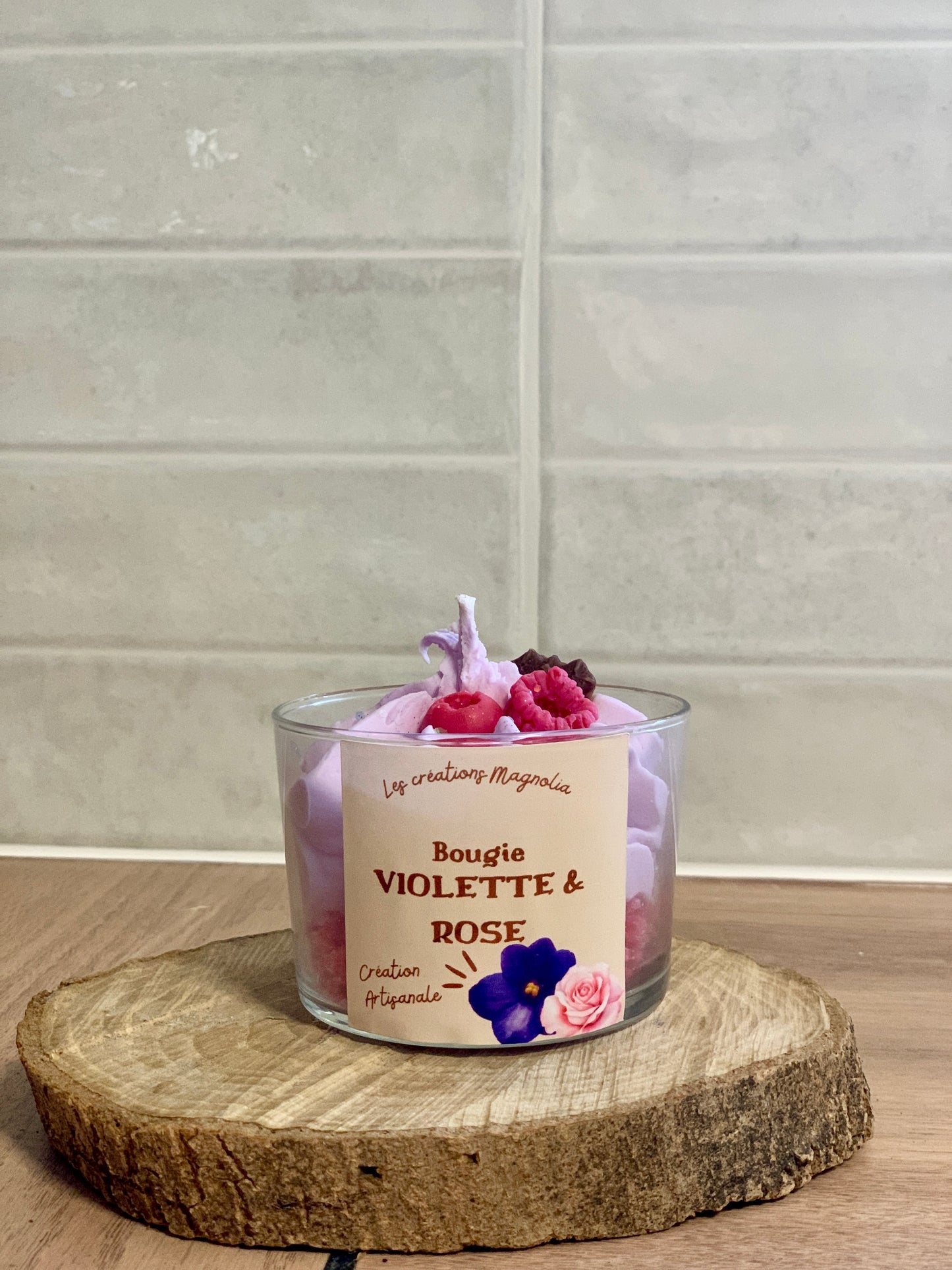 Bougie Parfumée Violette & Rose – Un Bouquet Fleuri et Enchanteur