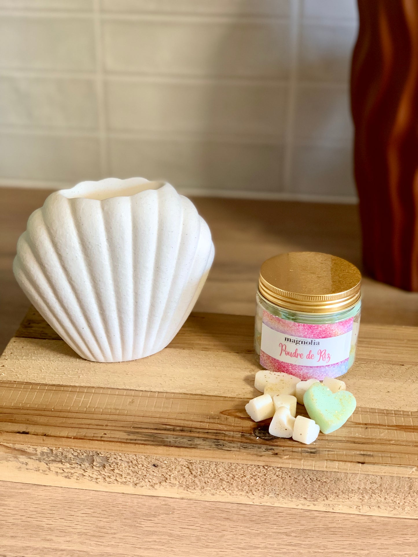 Petite Box de Fondants Parfumés Poudre de Riz – Un Nuage de Douceur et d’Élégance