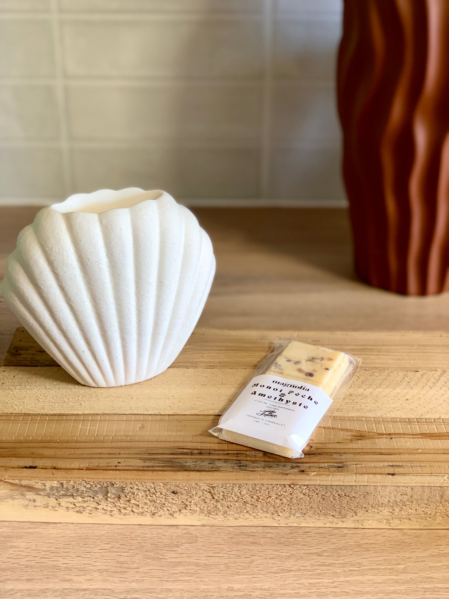 Fondant Parfumé Monoï Pêche & Véritable Pierre d’Améthyste – Évasion et Sérénité