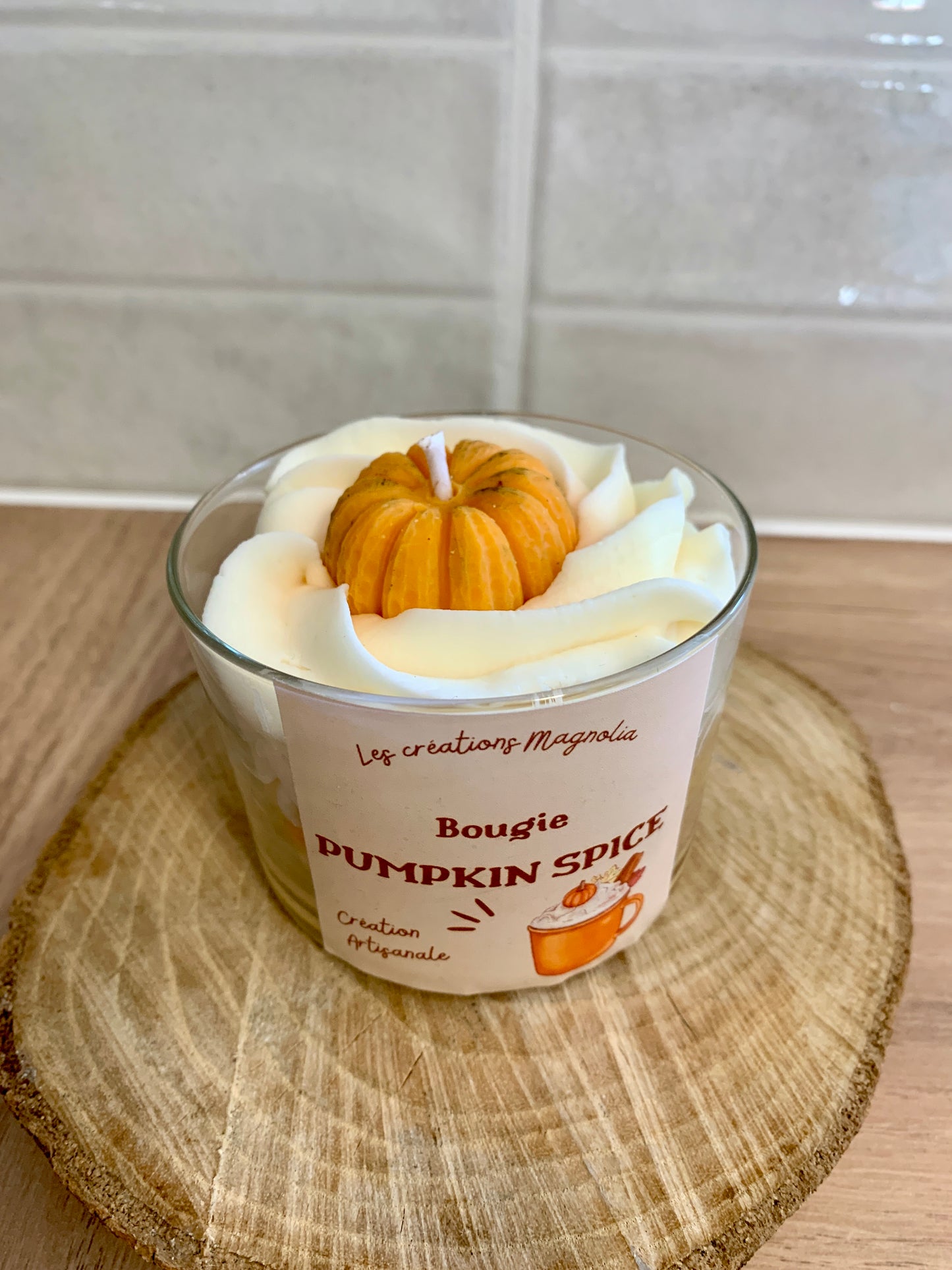 Bougie Parfumée Pumpkin Spice – Une Explosion de Chaleur et de Gourmandise
