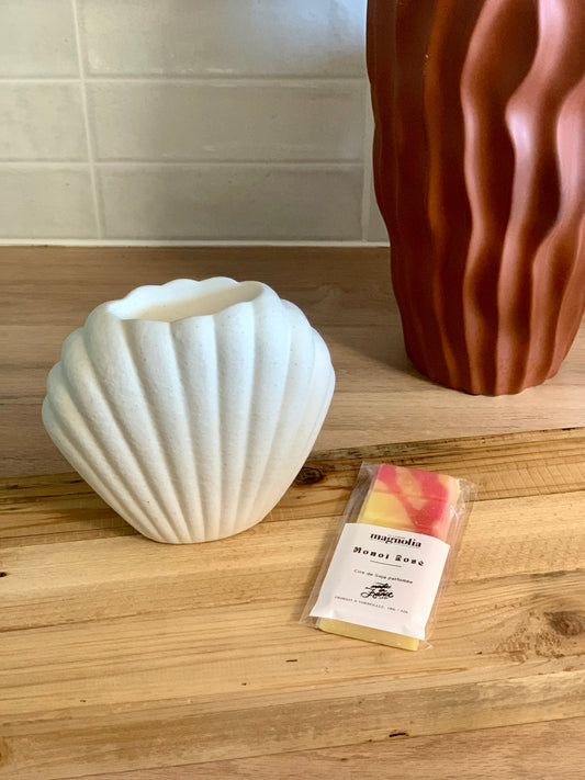 Fondant Parfumé Monoï Rosé – L’Alliance Envoûtante des Fleurs Solaires et Douces