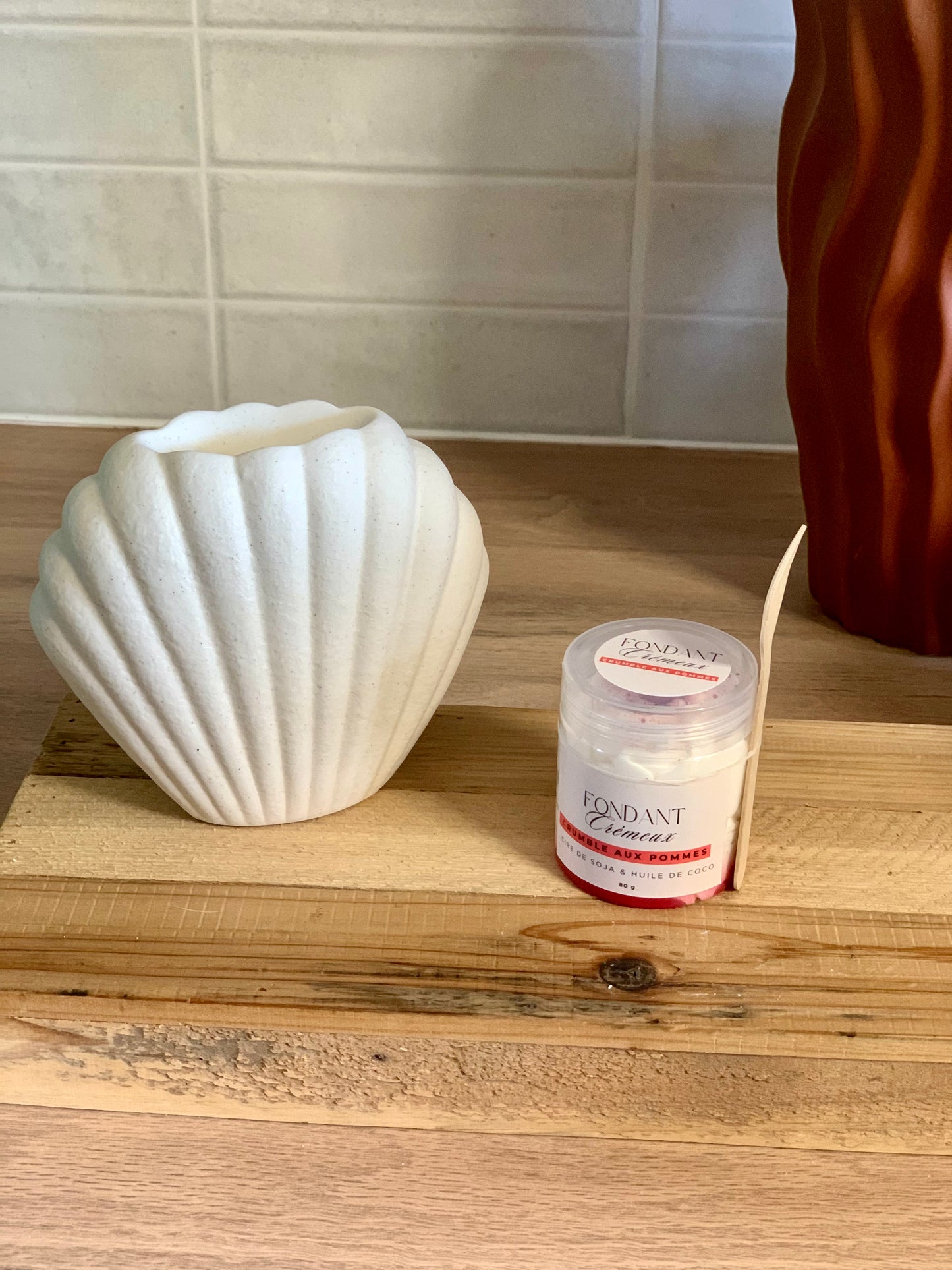 Fondant Crémeux Parfumé Crumble aux Pommes – Un Délice Gourmand et Réconfortant