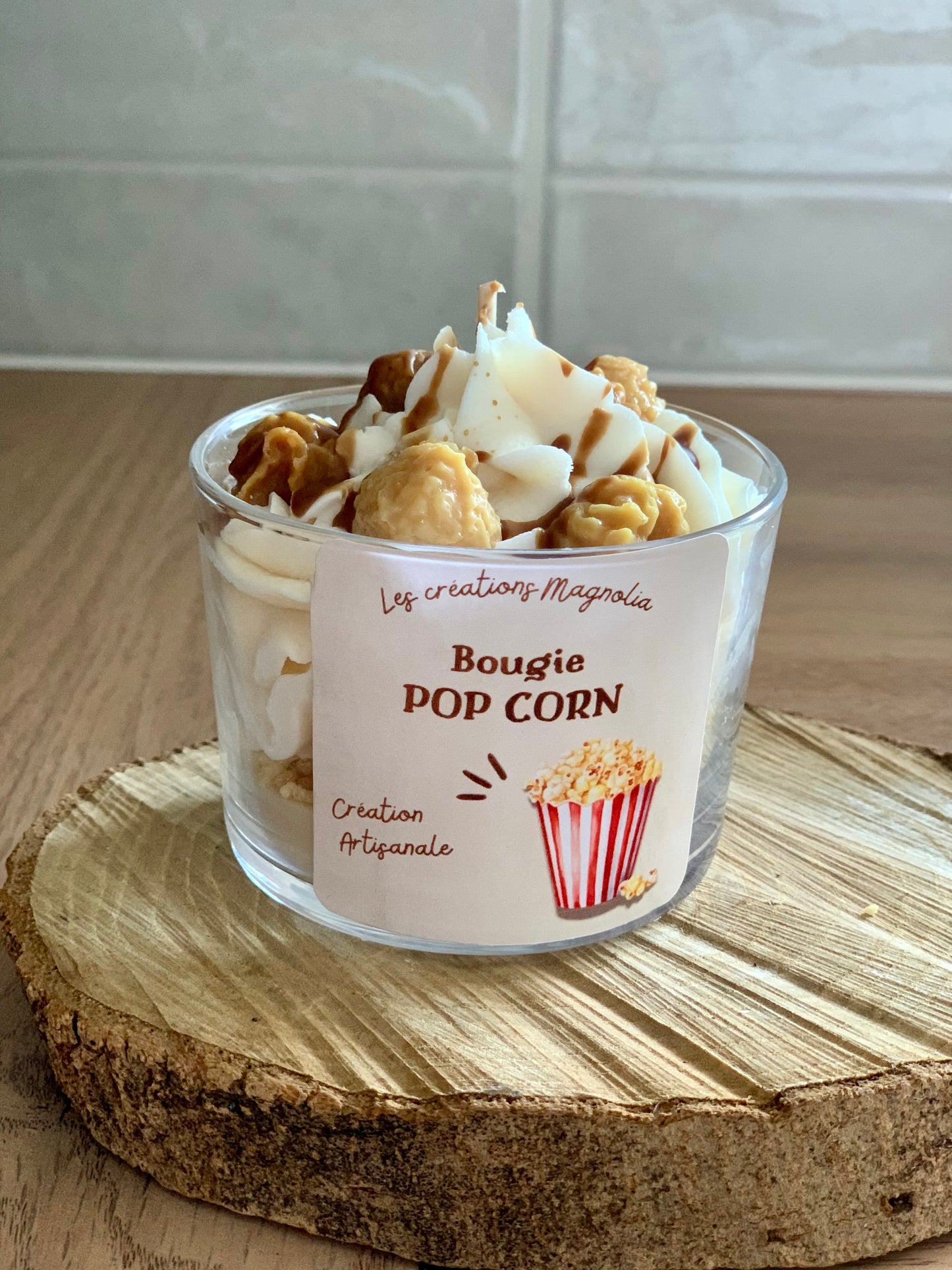 Bougie Parfumée Pop-Corn – Une Explosion Gourmande et Réconfortante